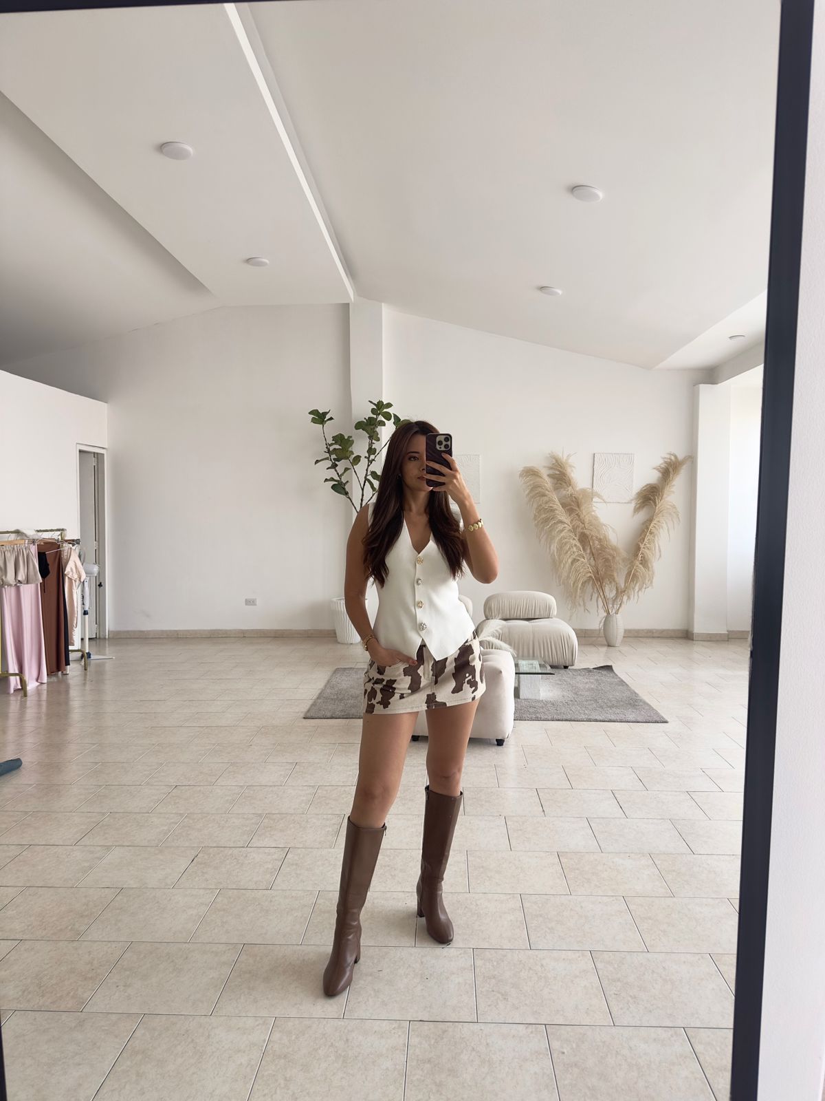 FALDA SHORT COW PRINT BLANCO Y CAFÉ