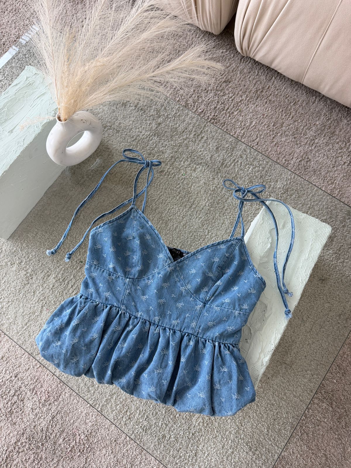 BLUSA DENIM PEPLUM FLORECITAS