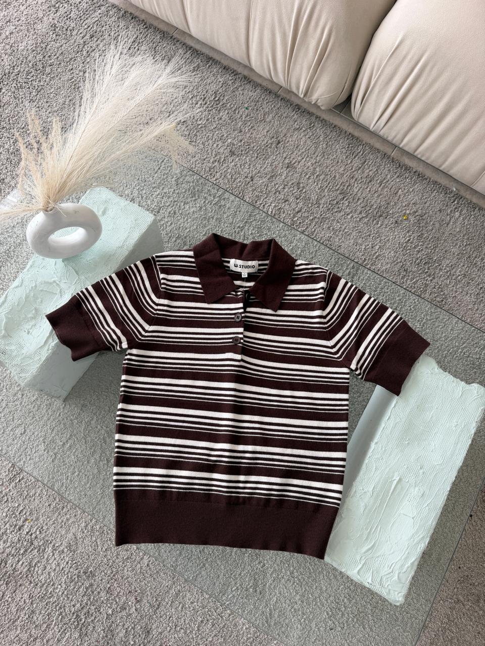 BLUSA POLO TEJIDA RAYAS CAFÉ Y BLANCO